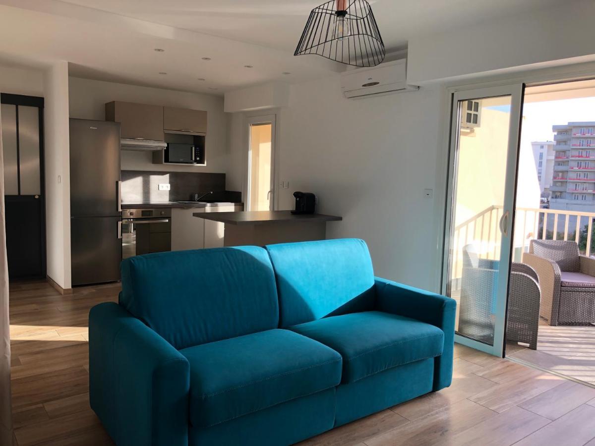 Spacieux Studio Entierement Renove Аячо Екстериор снимка